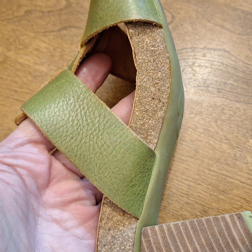 Kork-Ease Green Leather Sandals - Picture 11 of 16